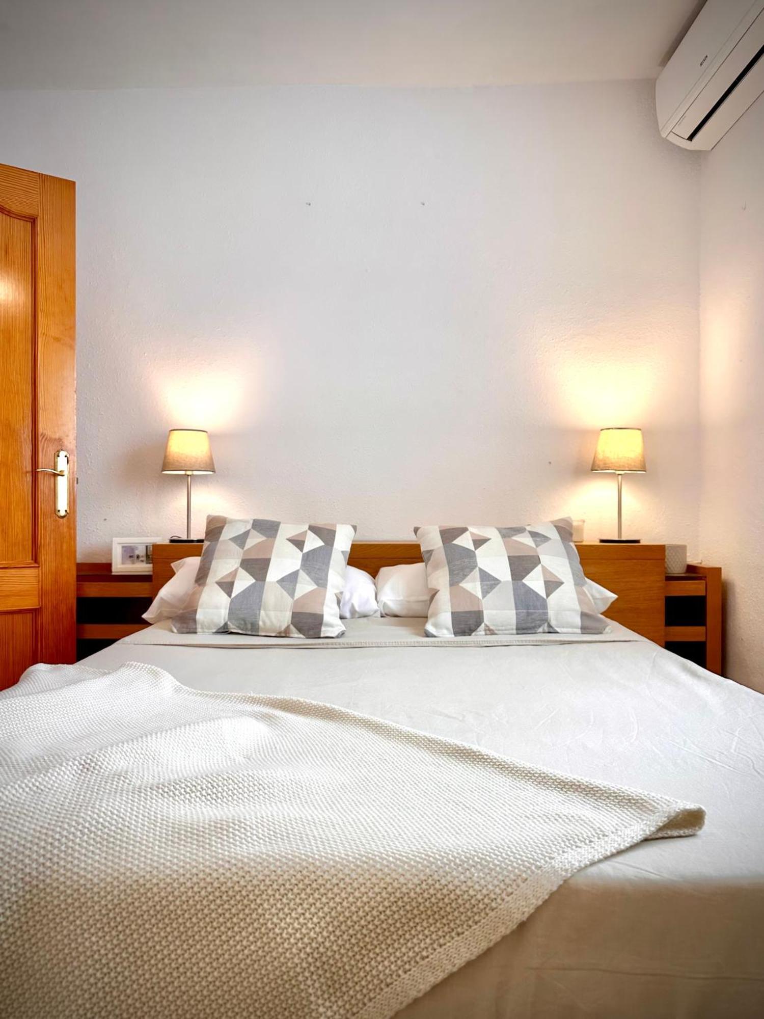 Apartamentos J&K Torremolinos Bagian luar foto