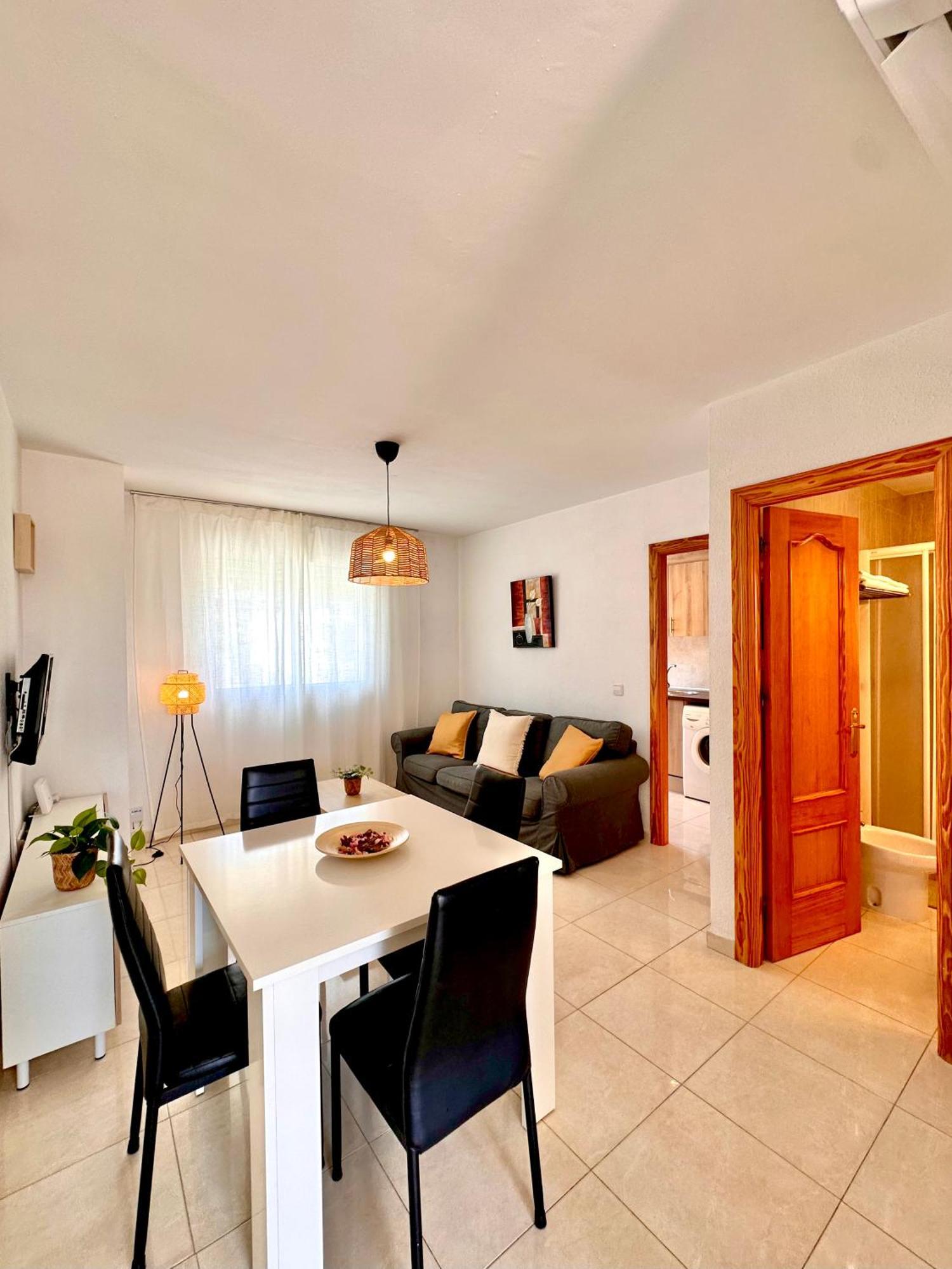 Apartamentos J&K Torremolinos Bagian luar foto
