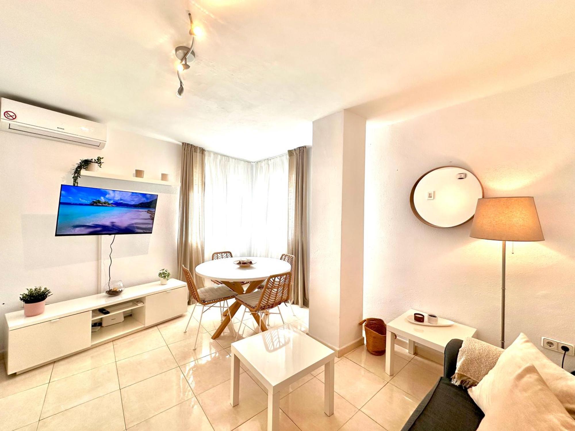 Apartamentos J&K Torremolinos Bagian luar foto