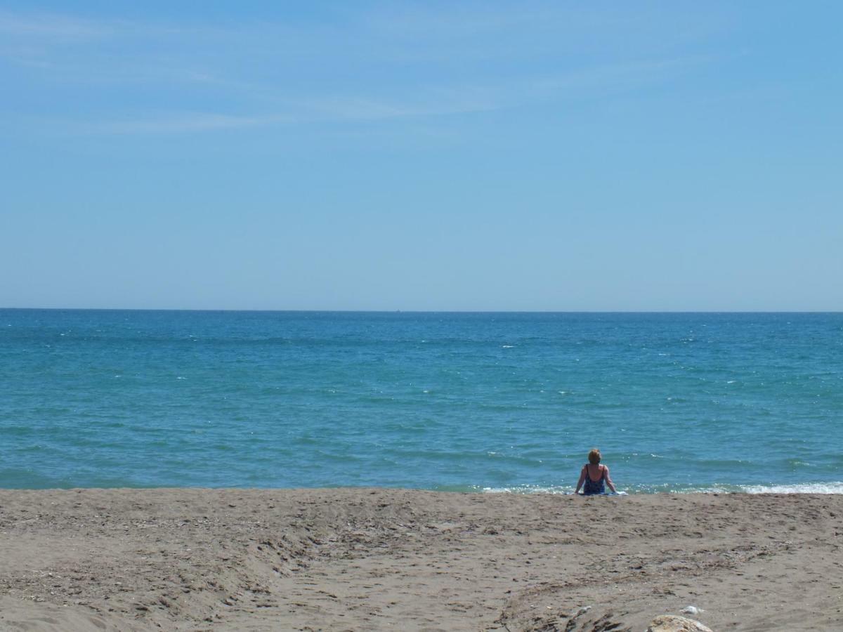 Apartamentos J&K Torremolinos Bagian luar foto