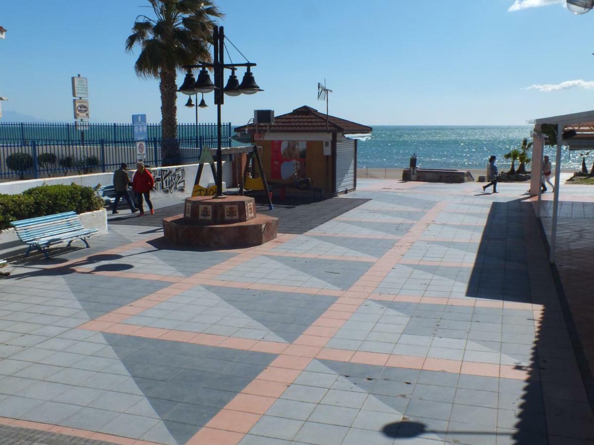 Apartamentos J&K Torremolinos Bagian luar foto